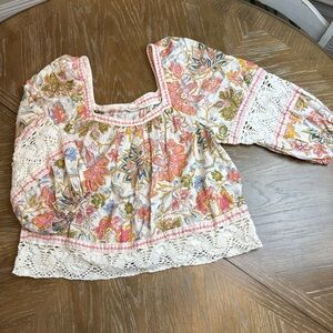 Christian Siriano Boho Floral Crochet Trim Peasant Top Pink & Cream linen blend